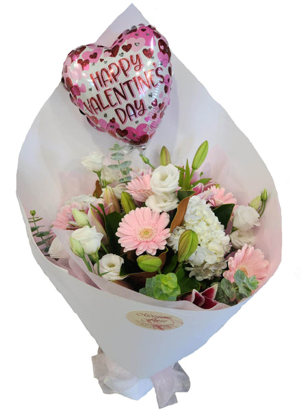 Pretty Valentines Bouquet & Balloon